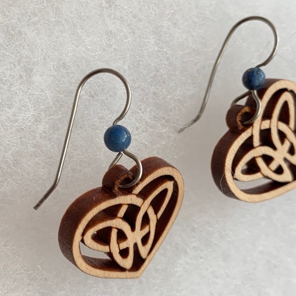 Beautiful handmade wood earrings ,like new - Picture 4 of 4